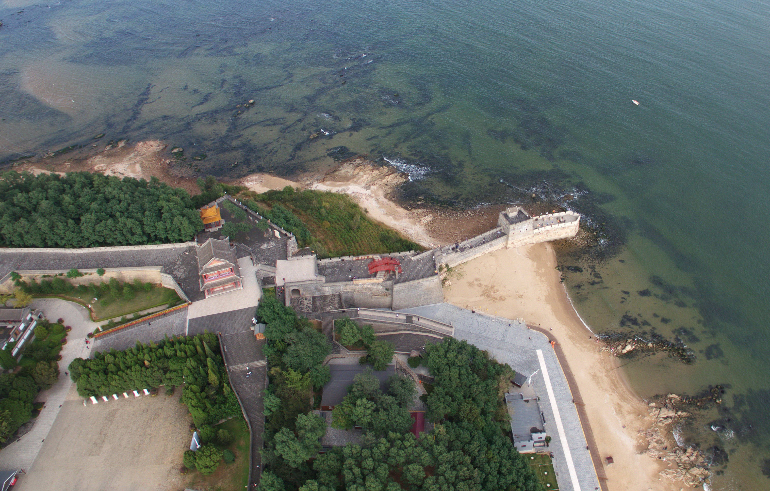 山海关老龙头景区景色(2016年10月8日摄,无人机照片).