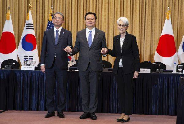 英媒：日韩和解“机不可失”但“绝非易事”