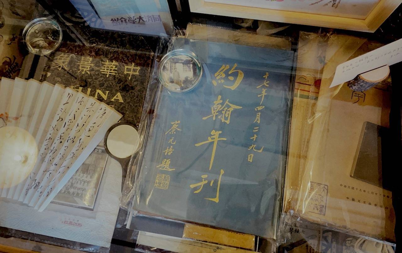 上海小店复工记｜书店自救不易，但爱书的人一直在