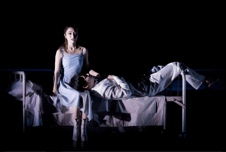 闽南大戏院丨孟京辉廖一梅空花组用130分钟演一出残酷又温暖的琥珀