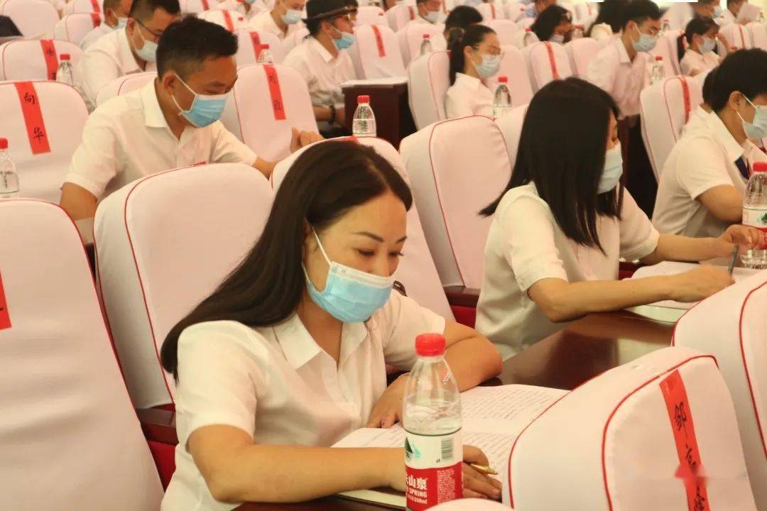 衡南县政协召开专题议政性常委会议