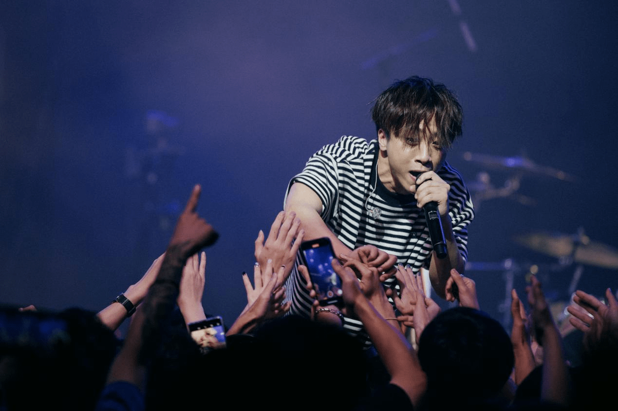 supper moment乐队四年后重返长沙,首唱beyond名曲《大地》_演出_乐迷