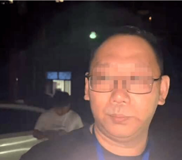 ������˾������������ִ�������˿ͱ���ǣ�һ���ֱ��ͼ�ֵ10 ...