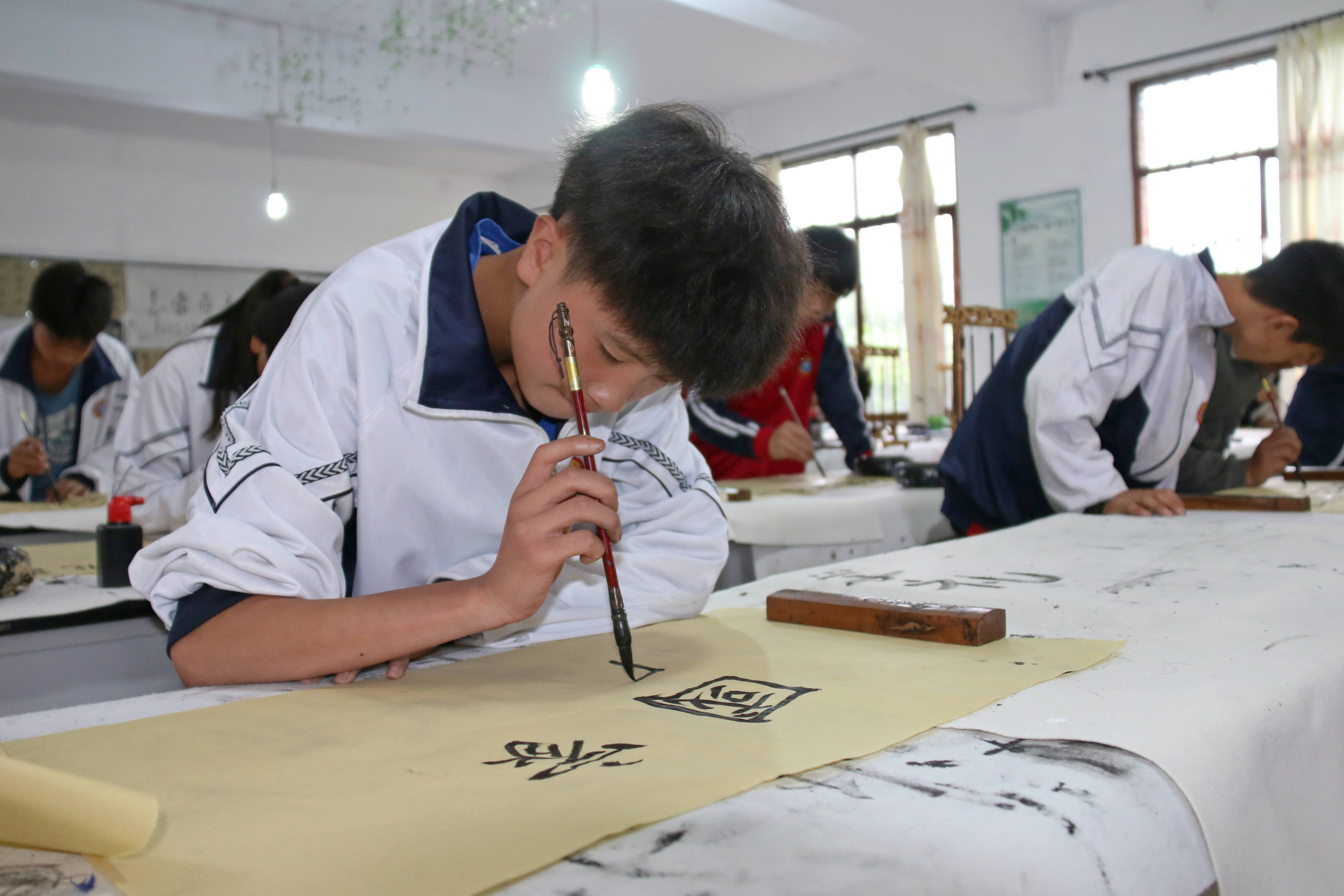 纳雍县维新中学花样社团为双减添活力