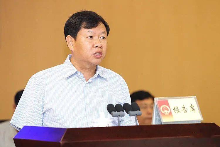 如今,靴子落地,李斌成为这个广西营收过千亿的国有企业"一把手".