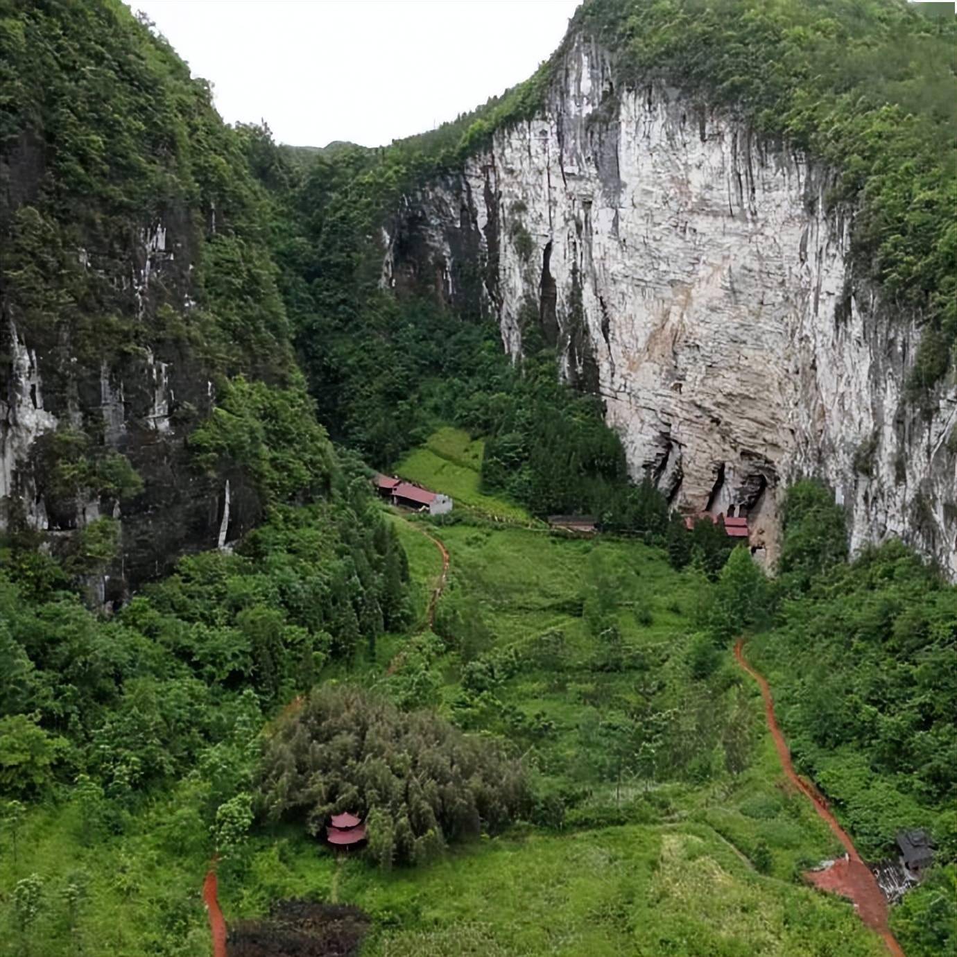 湖北恩施武陵洞寨溶洞观奇伏流探幽花海踏香野村寻梦