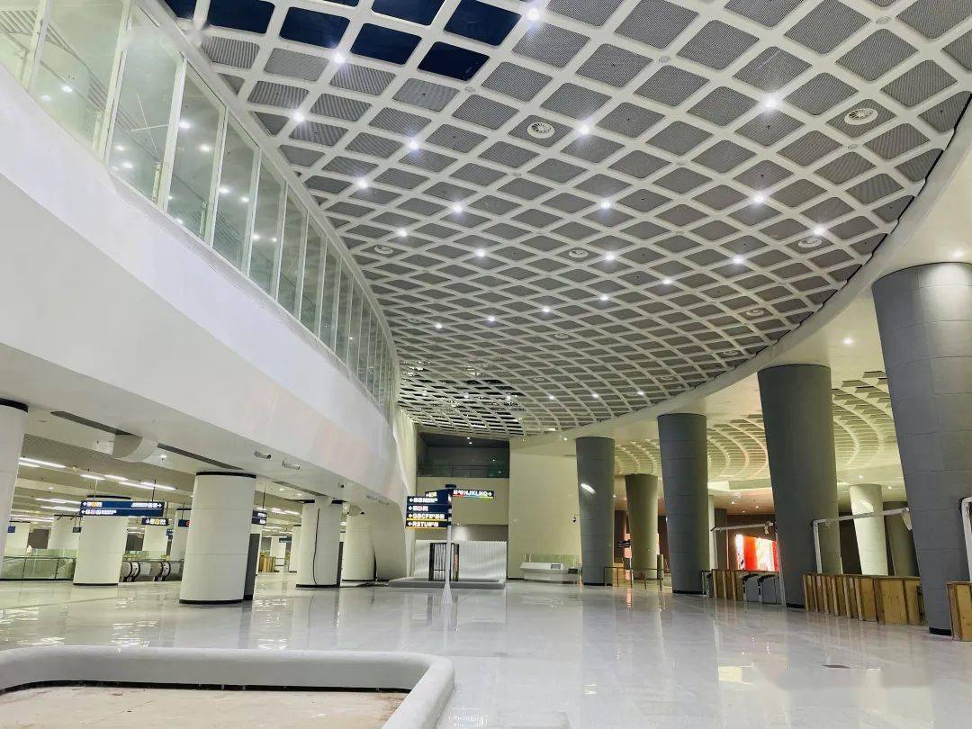 实地探访11号线二期光谷广场站建设情况