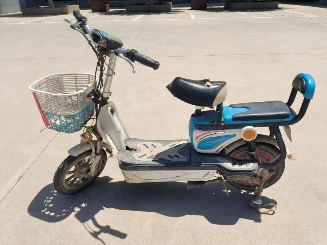 乐 骑赛 鸽台 铃新 日赛 克小 鸟立 马金 箭黑色雅迪牌二轮电动车