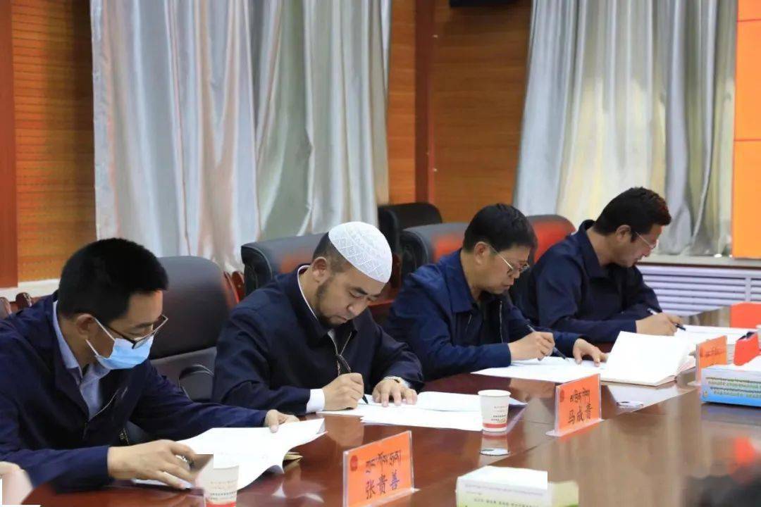 会上刘宁副县长就刚察县2020年以来贯彻执行《海北州藏族自治州自治