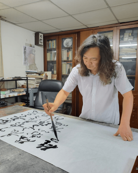 字如其人洒脱纵逸听王三友和他的书画情怀