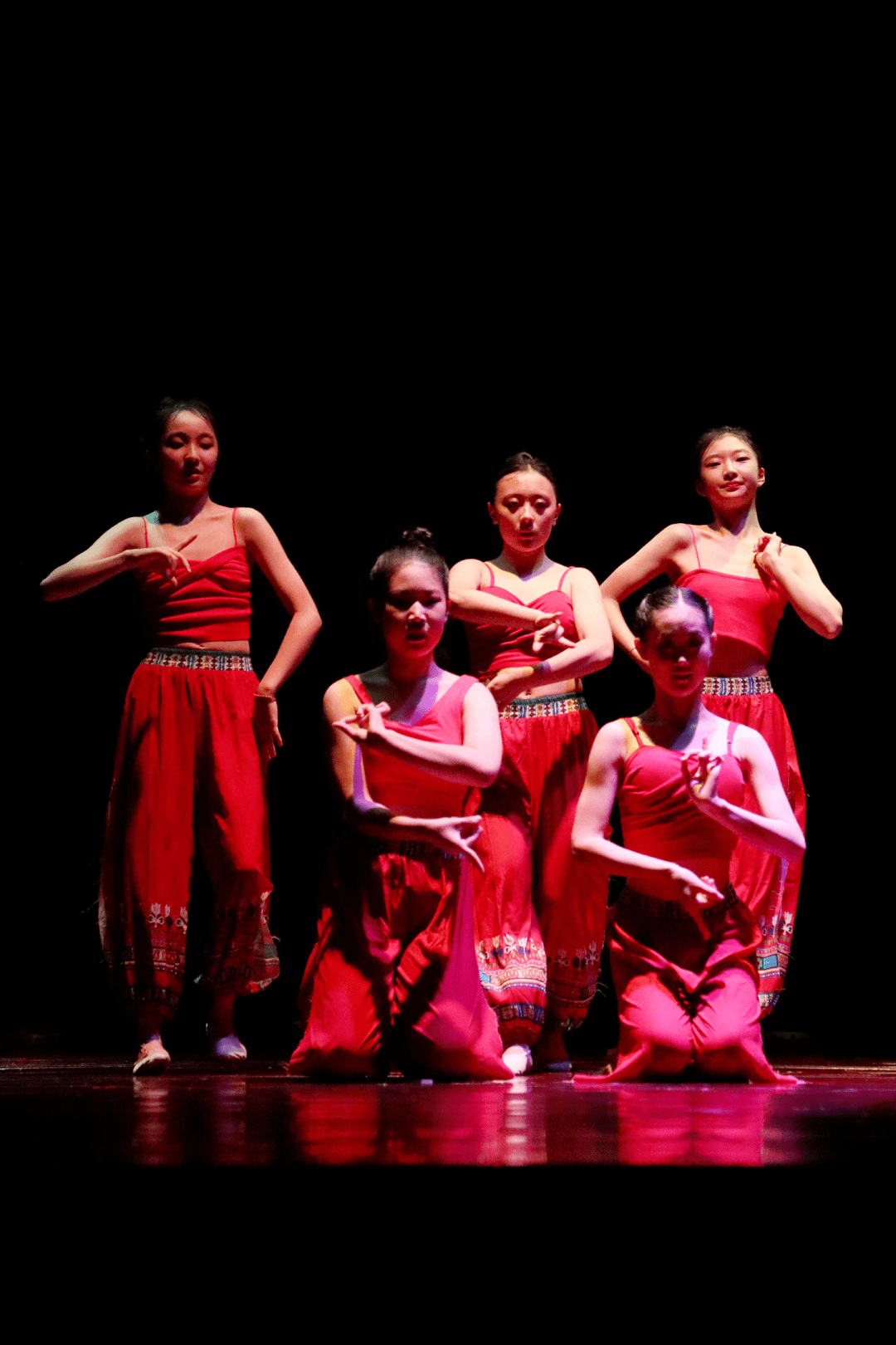 开卷有艺青岛中学舞蹈团舞悦舞蹈专场