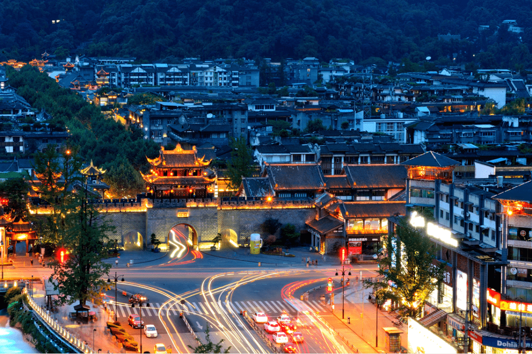 灌县古城夜景图片