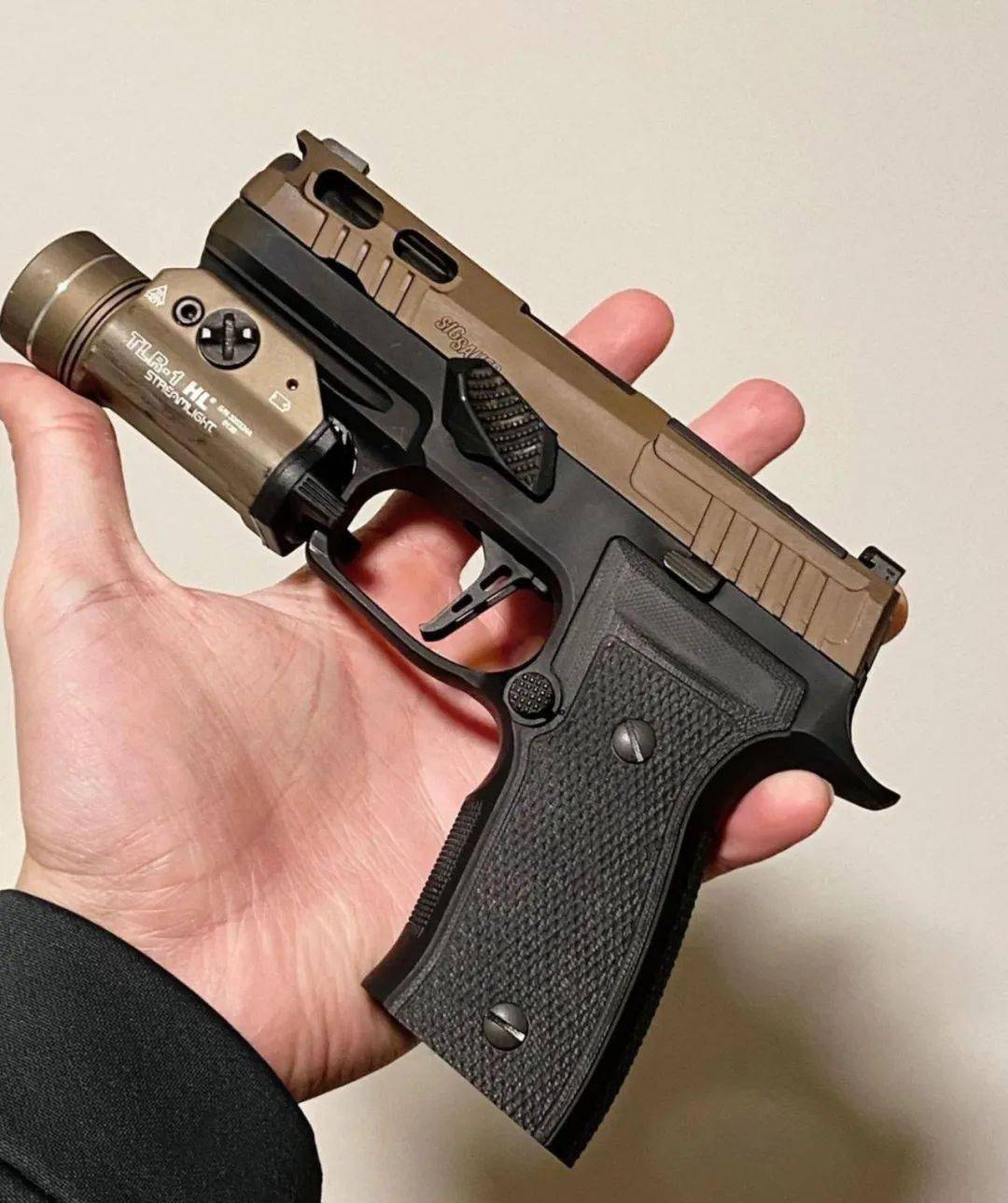 苍劲有力西格绍尔家的手枪美图欣赏