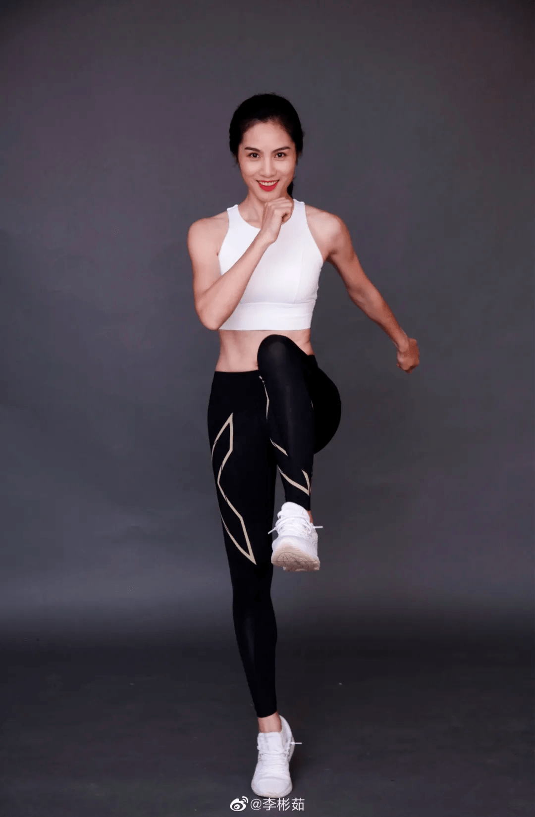 网友纷纷喊着:我要去上体育课_李彬茹_运动_身材