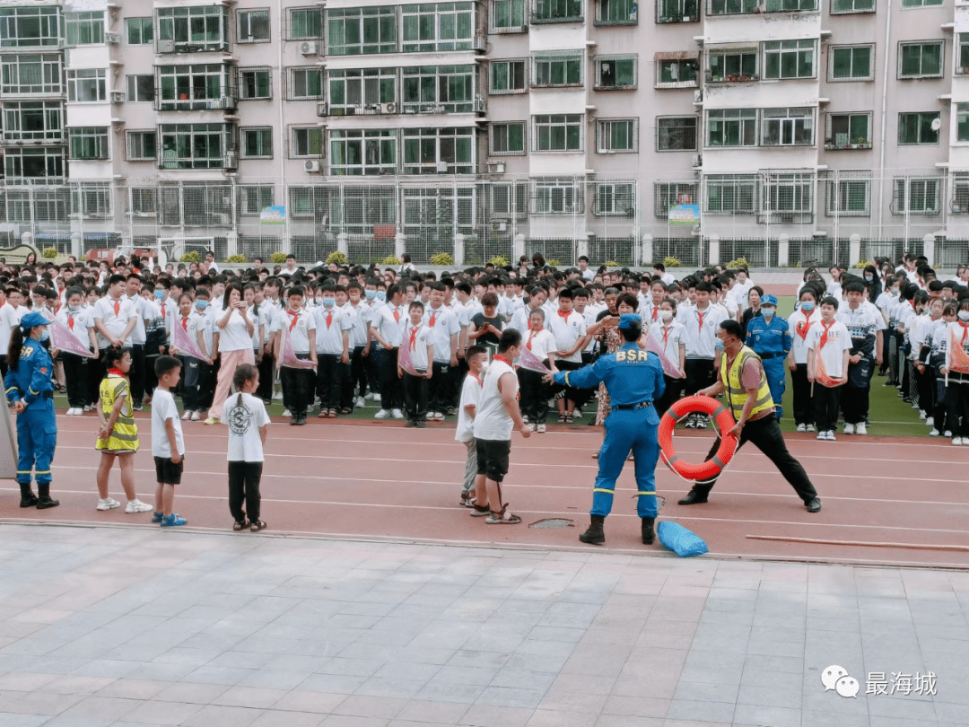 和龙市新东小学图片