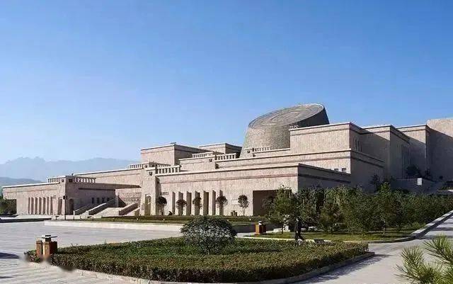 中型综合科技馆,设有常设展厅,临时展厅,4d影院,球幕影院和天文台等