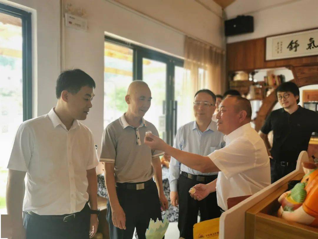 省委党校副校长黄华章一行来温调研