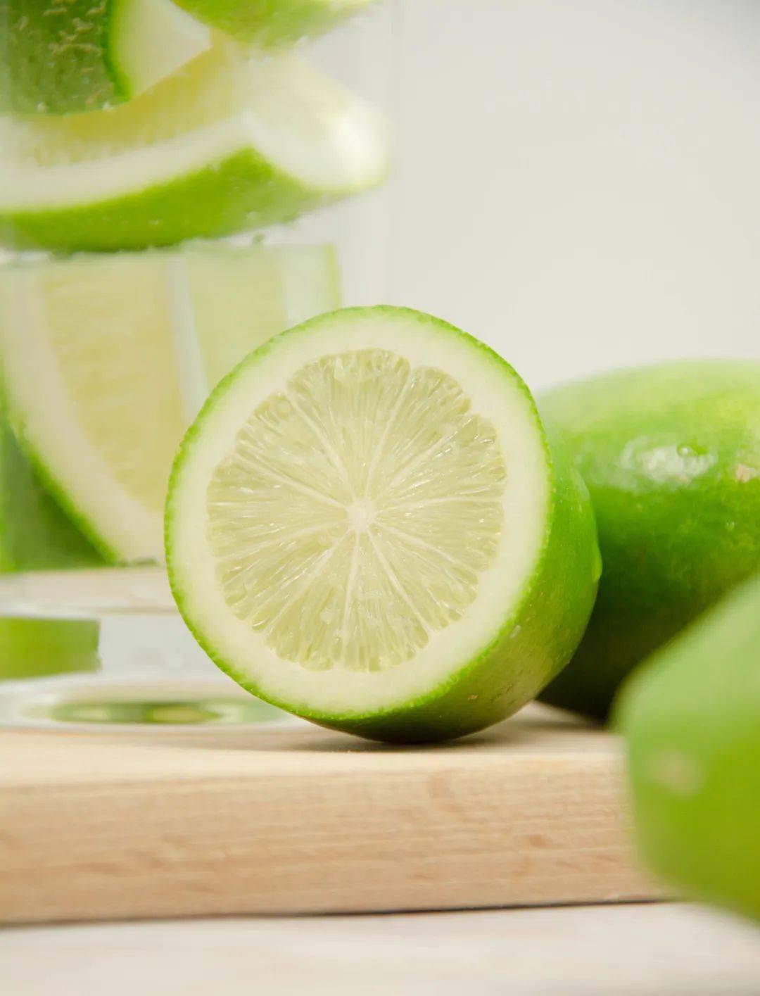 一秒爱上喝水这颗子弹头香水柠檬67酸中带甜清香无涩感不仅让你喝到