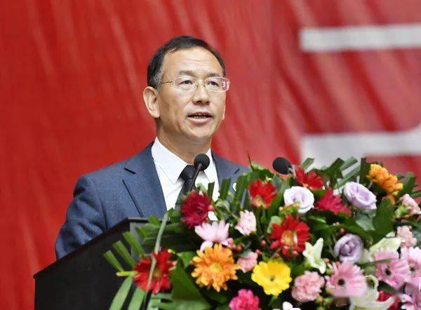 中,夏厚胤,崔志峰,远佳怡,桑鹏,申小凡,李苏陈,周格格,陈红丽,熊思瑞