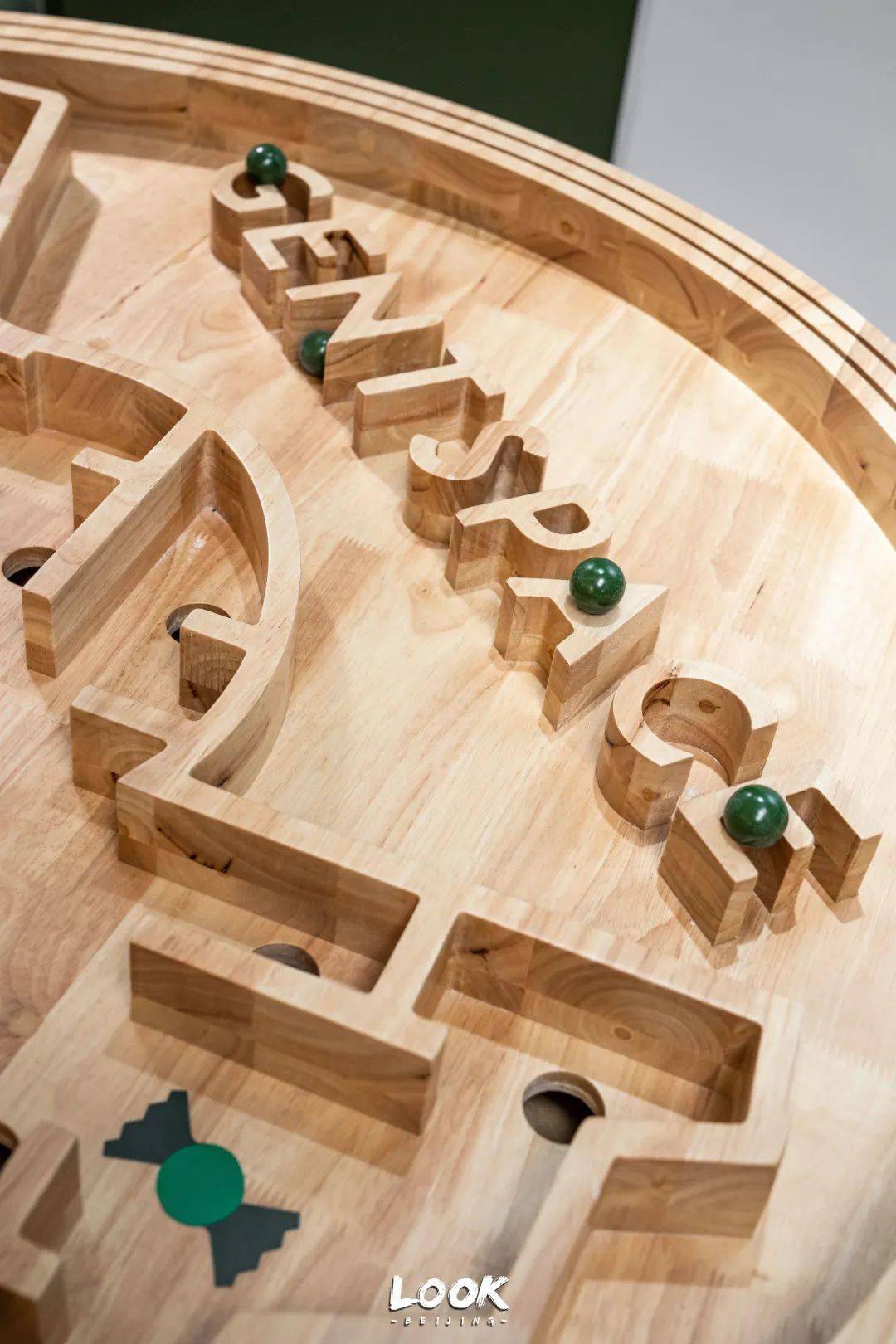 性别的人群时刻保持着好奇心,认同自我十分重要就像店内随处的糖宝