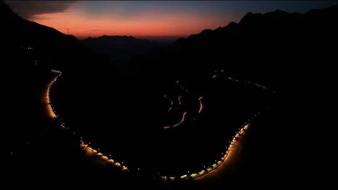 皖南川藏线夜景图片