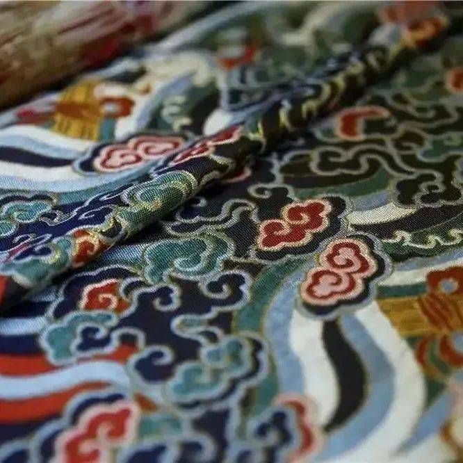 南京云锦有多绝，放大10倍后，才明白绝在哪儿盛世传统技艺 