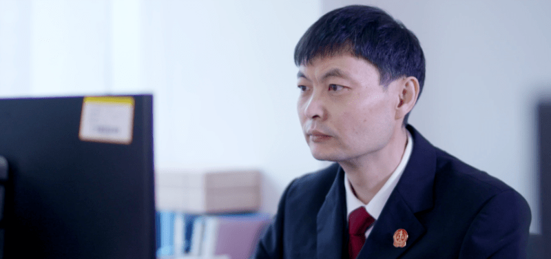 周末人物 | 拿起法槌的那一瞬间_陈刚_毒品_禁毒