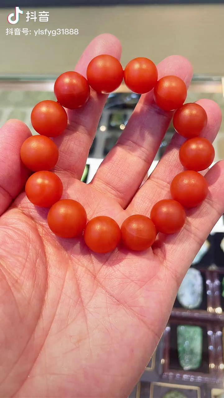 精品保山南红真正原矿老料圆珠手串珠粒直径约1314mm重量约715g收藏品