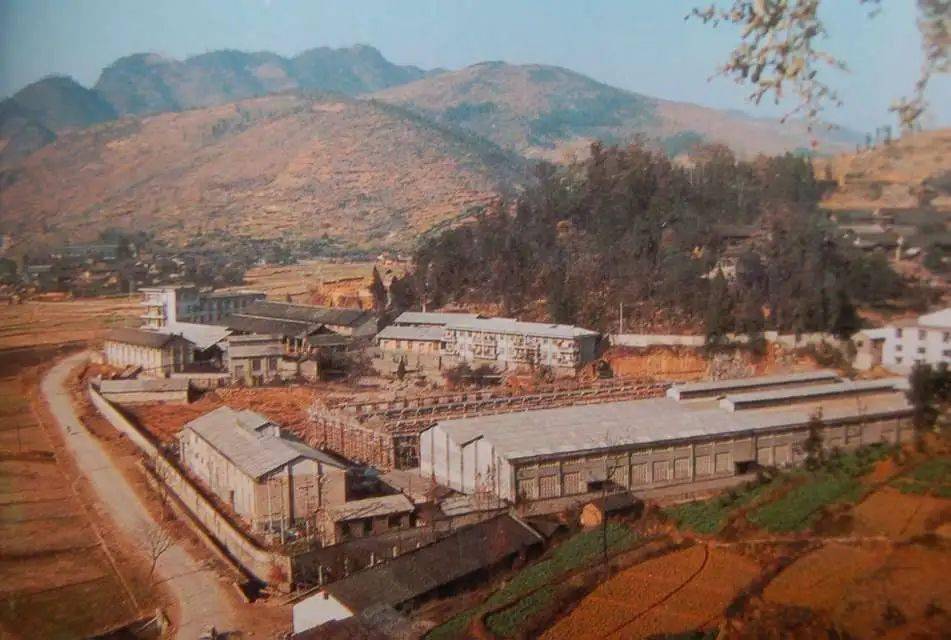 老吉首的彩色照片你见过吗来见证一下这些年的变迁吧