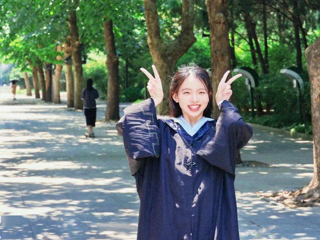 优秀毕业生采访林彤向阳而生逐光而行