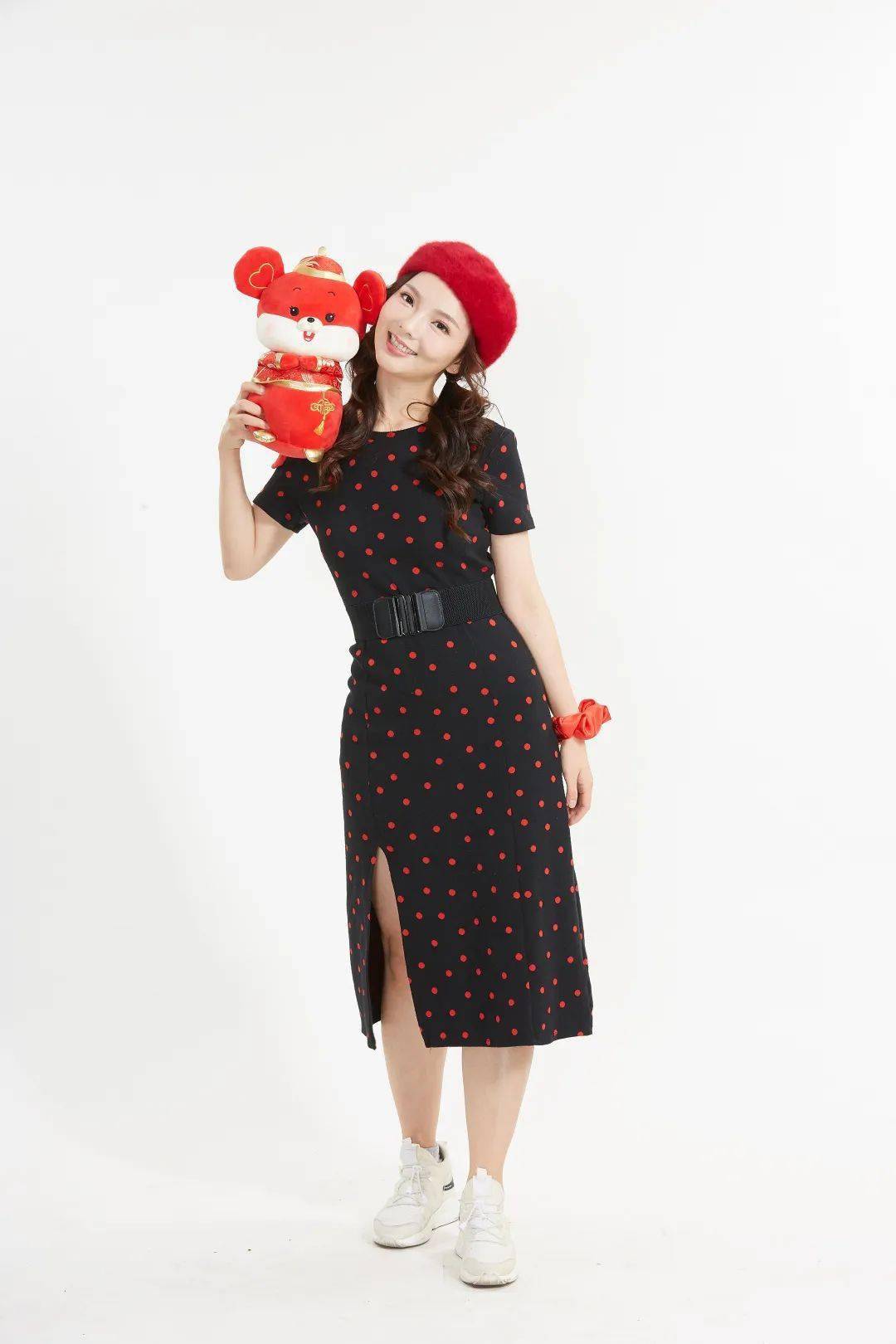 影视表演老师左羚子其中主持的《幼幼总动员》多年来持续稳企全省幼儿