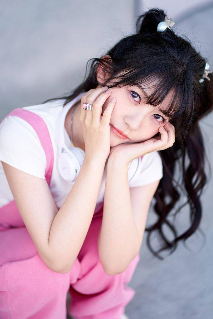 赖美云发布双马尾可爱写真粉红少女闪亮登场甜美惹人爱