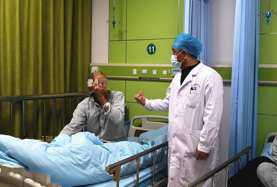 可怕男子眼睛感染棘阿米巴原虫竟是因为一个习惯性动作