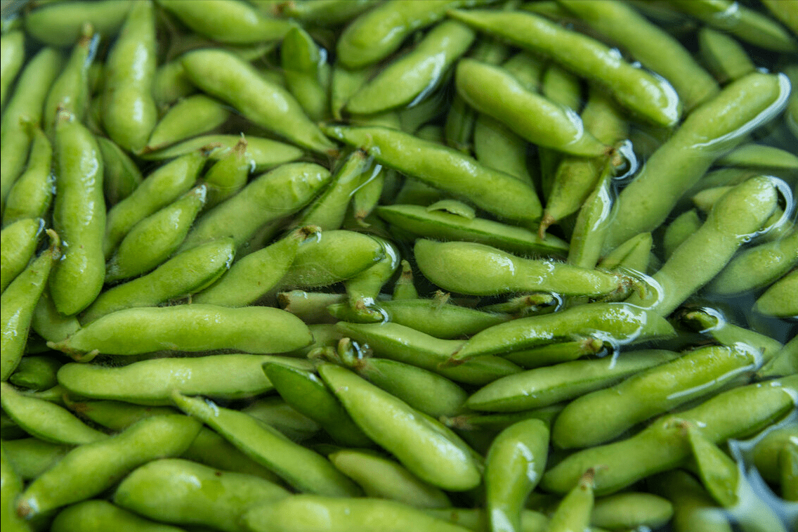 煮毛豆切忌直接下锅,大厨教你3个诀窍,翠绿不变色,好吃又入味_豆子_干