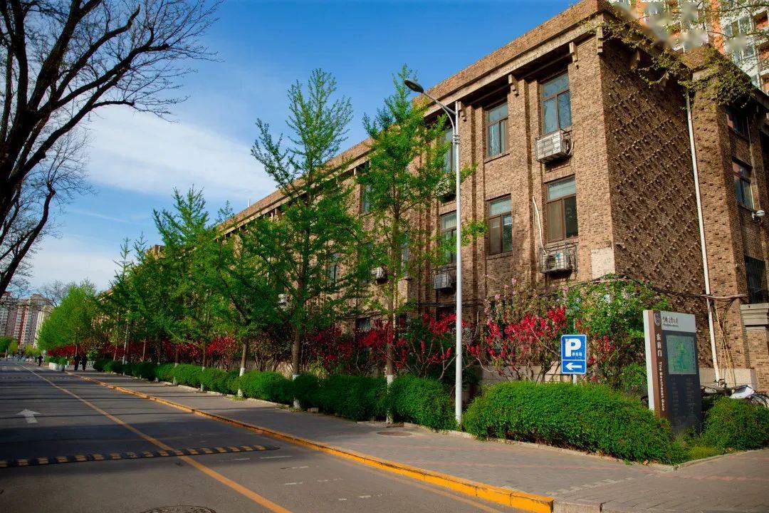 其历史起自于1905年成立的京师大学堂农科大学