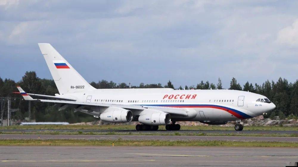 俄总统普京乘伊尔96专机旋风出访中亚继访问中国后首次出访