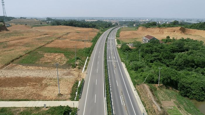 据了解,g347安九二期望江至宿松一级公路,工程起点