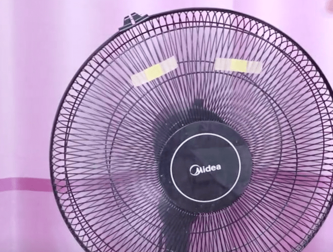 夏天吹电风扇还是热，教你简单绝招，比吹空调还凉爽，看完帮大忙_毛巾_风油精_朋友