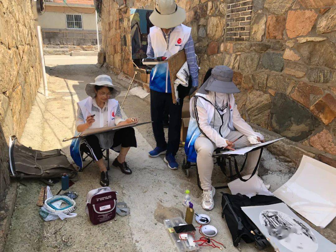 67画家笔下的石岛海草房唤起心中的乡愁