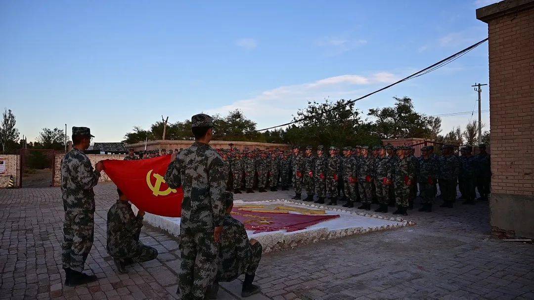 以發發命中的好成績為黨慶生該旅官兵紛紛表示要緊盯練兵備戰踔厲奮發