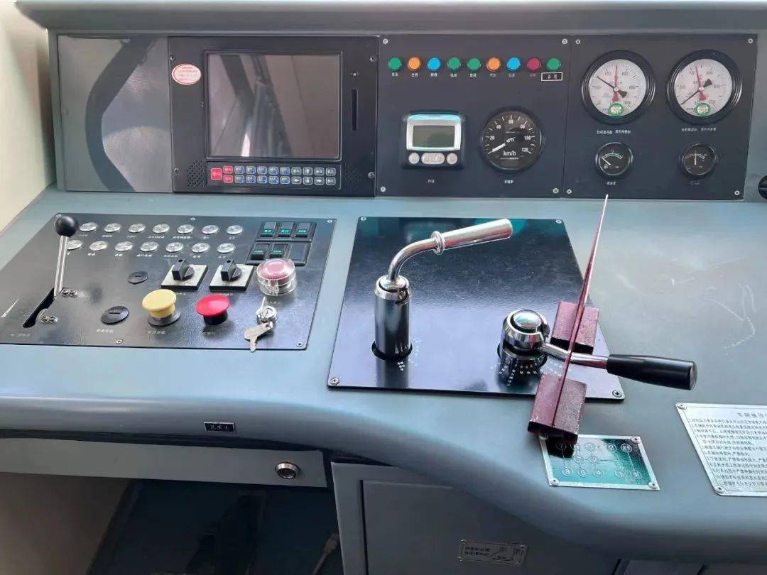 铁路上跑的这种车只有铁路人能乘坐