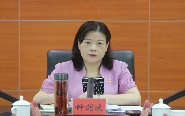 钟剑波主持召开南县12345政务热线工作推进会