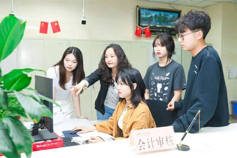 財務管理專業排名_西安翻譯學院國際商學院_西安英語翻譯的英文