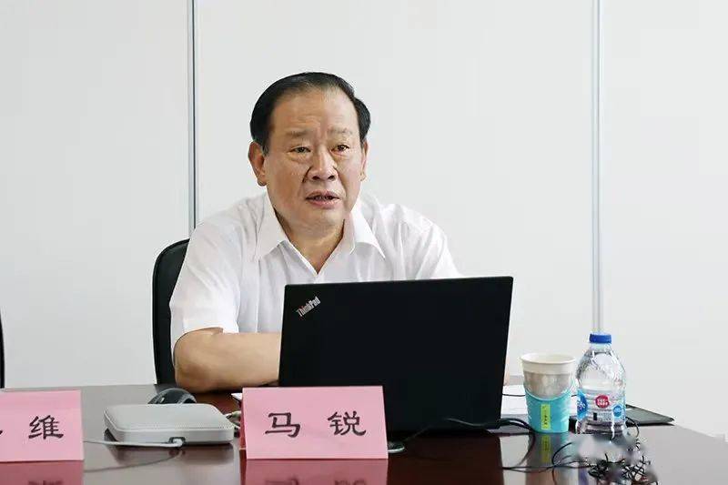 郭龙鑫董事长做开班动员讲话,并讲授《积极培训 提升内力 打造安全