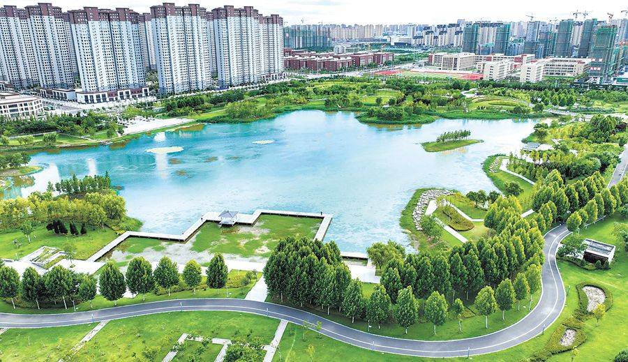 近年来,亳州市倾力打造城市园林绿化的精品和亮点,让市民在家门口就可