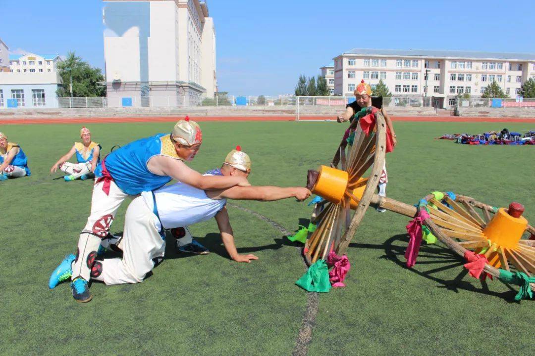 级非遗项目"鄂温克抢枢"在校园绽放光彩_体育运动_哈森其其格_传统
