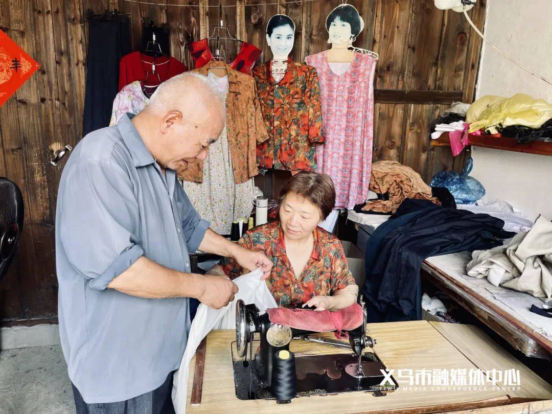 一台缝纫机用了46年！义乌这位老板娘靠手艺收获一众粉丝
