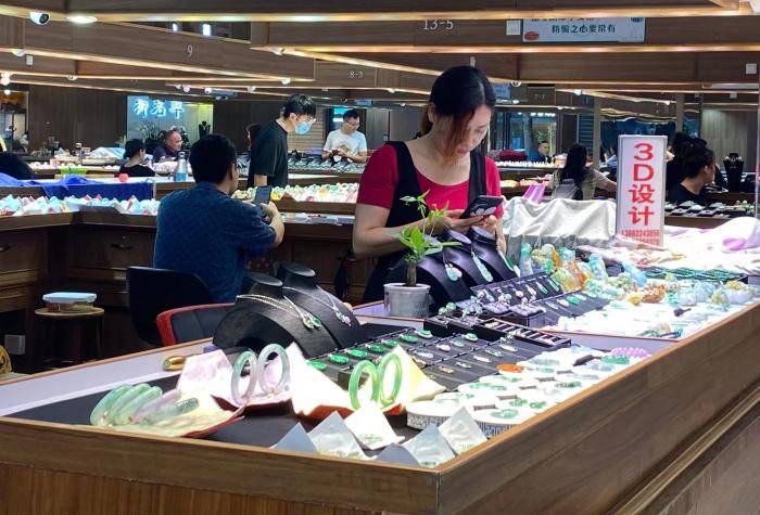 平洲转型探路小镇构筑百亿珠宝玉器产业链