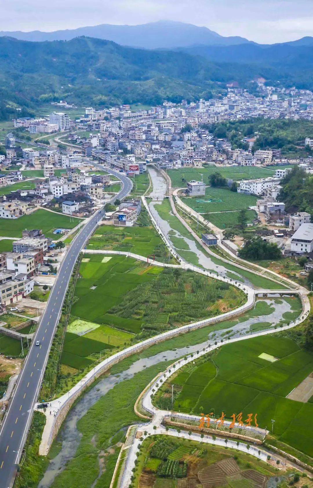项目资金累计投资5000余万元新建通贤十里休闲步道新建重力式护岸
