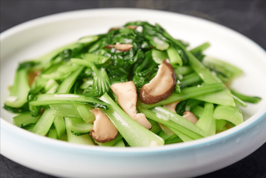 炒青菜发黑还出水 大厨教你1个秘诀 青菜绿油油的 爽脆可口 大蒜 什么 大火